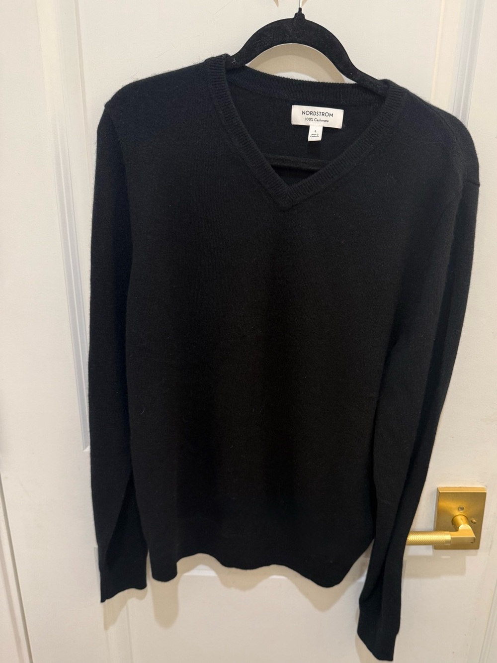 Nordstrom Women's Black V-Neck Cashmere Sweater
